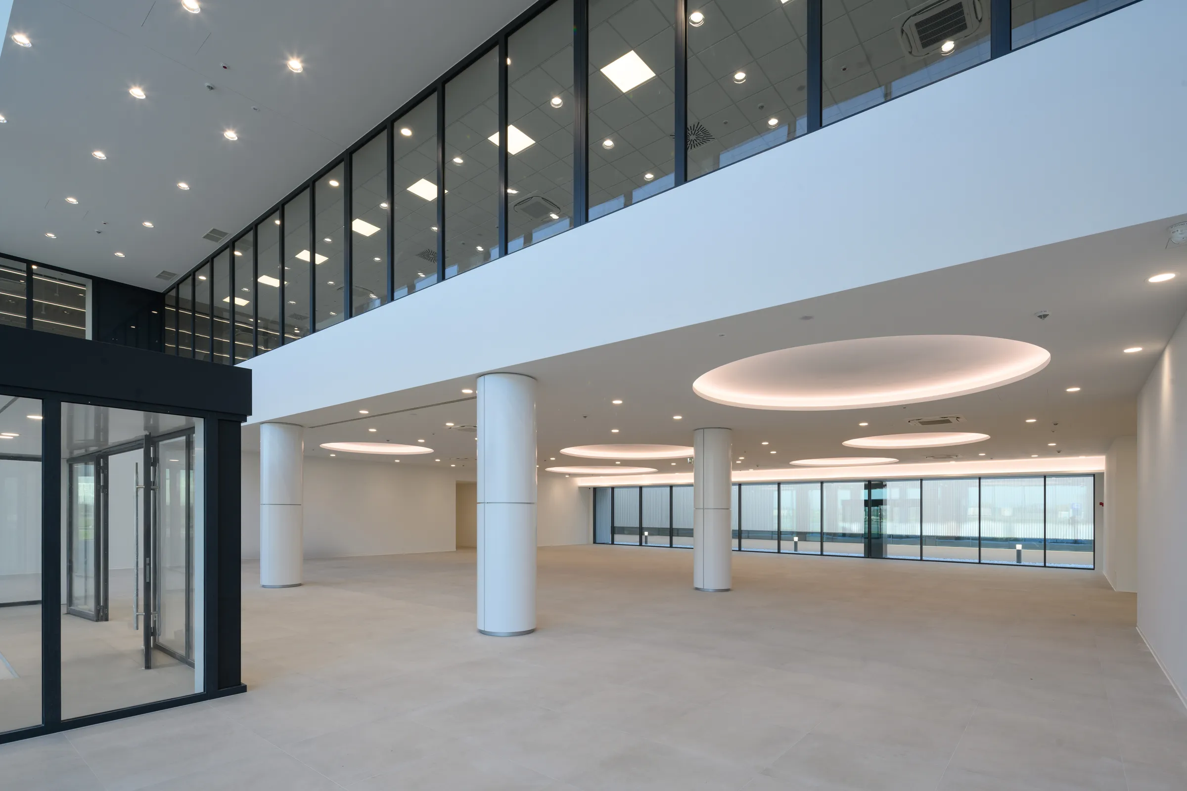 DAIKIN KSAWERÓW TAKENAKA EUROPE GmbH Photography Ingarden&Ewý Architekci