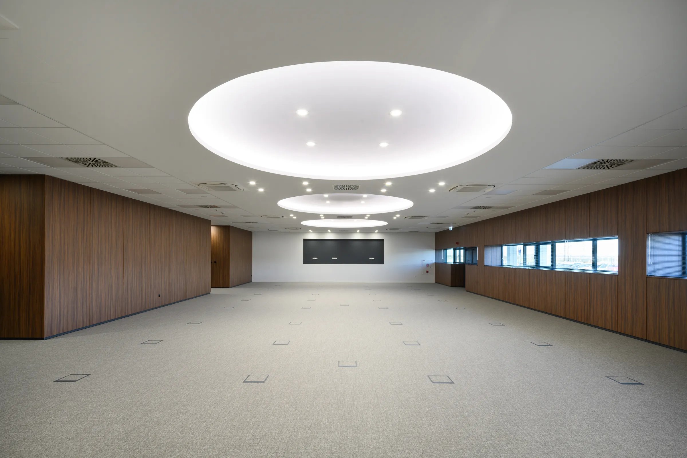 DAIKIN KSAWERÓW TAKENAKA EUROPE GmbH Photography Ingarden&Ewý Architekci