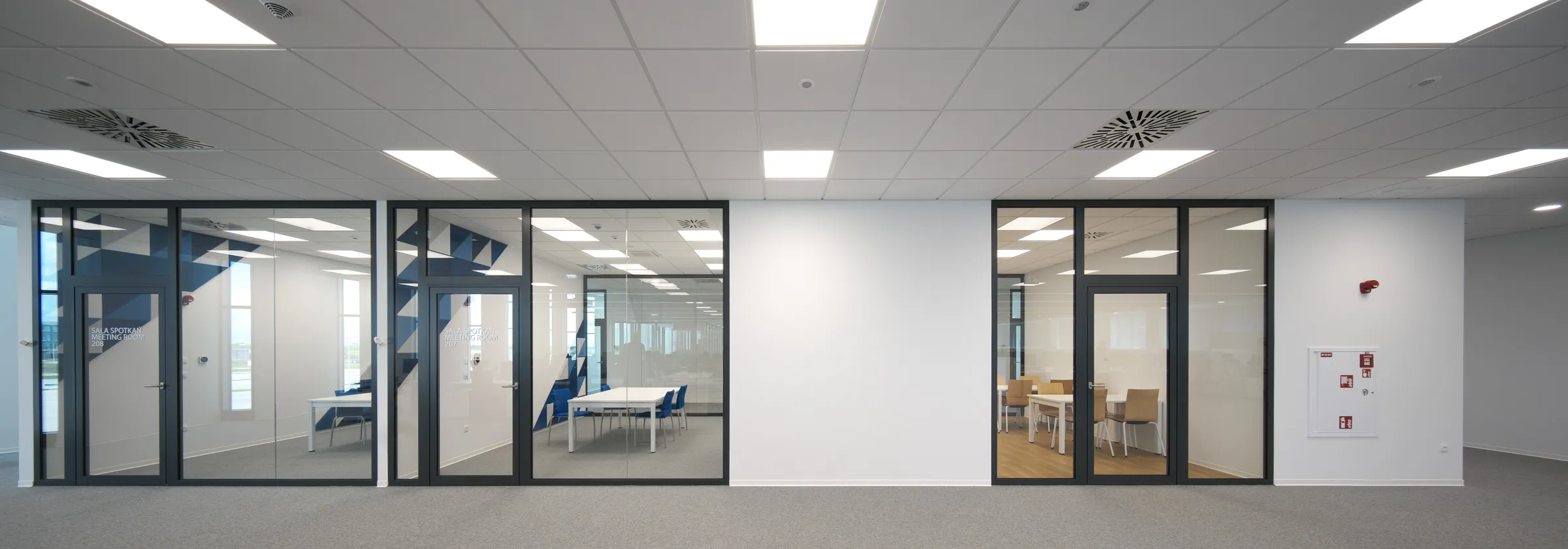 DAIKIN KSAWERÓW TAKENAKA EUROPE GmbH Photography Ingarden&Ewý Architekci